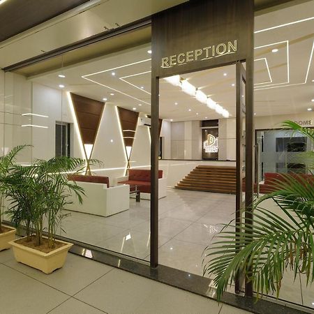 Hotel Decent Unjha Екстериор снимка