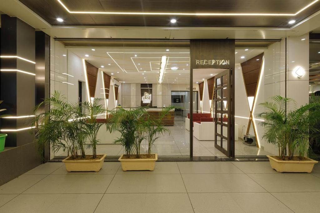 Hotel Decent Unjha Екстериор снимка