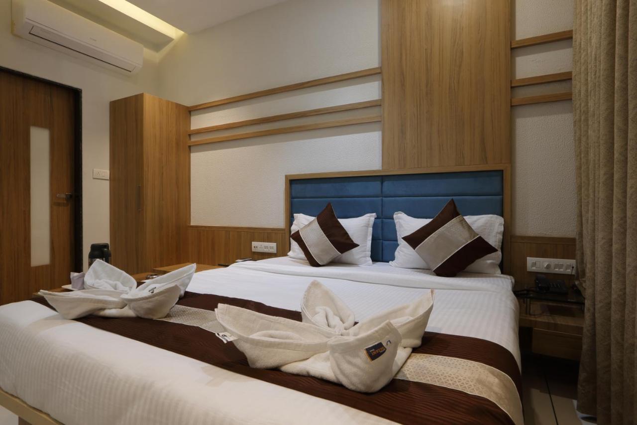 Hotel Decent Unjha Екстериор снимка