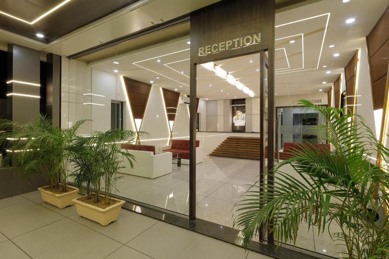 Hotel Decent Unjha Екстериор снимка